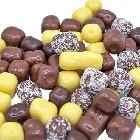 tropinis-uzkandis-kokoso-kubeliai